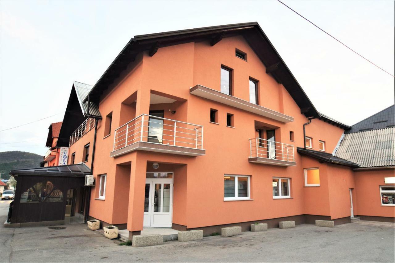 Privatni Smjestaj Most Otočac Exterior foto