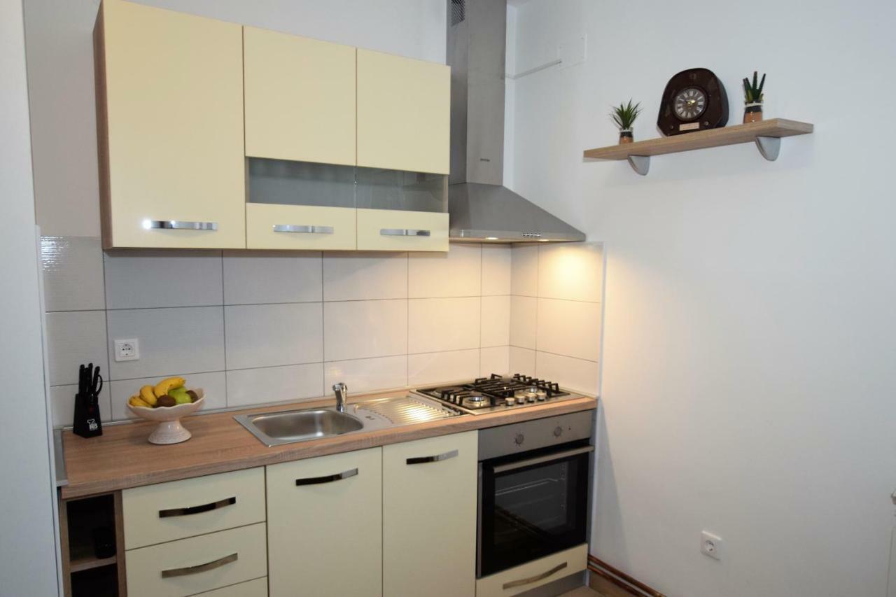 Privatni Smjestaj Most Otočac Exterior foto