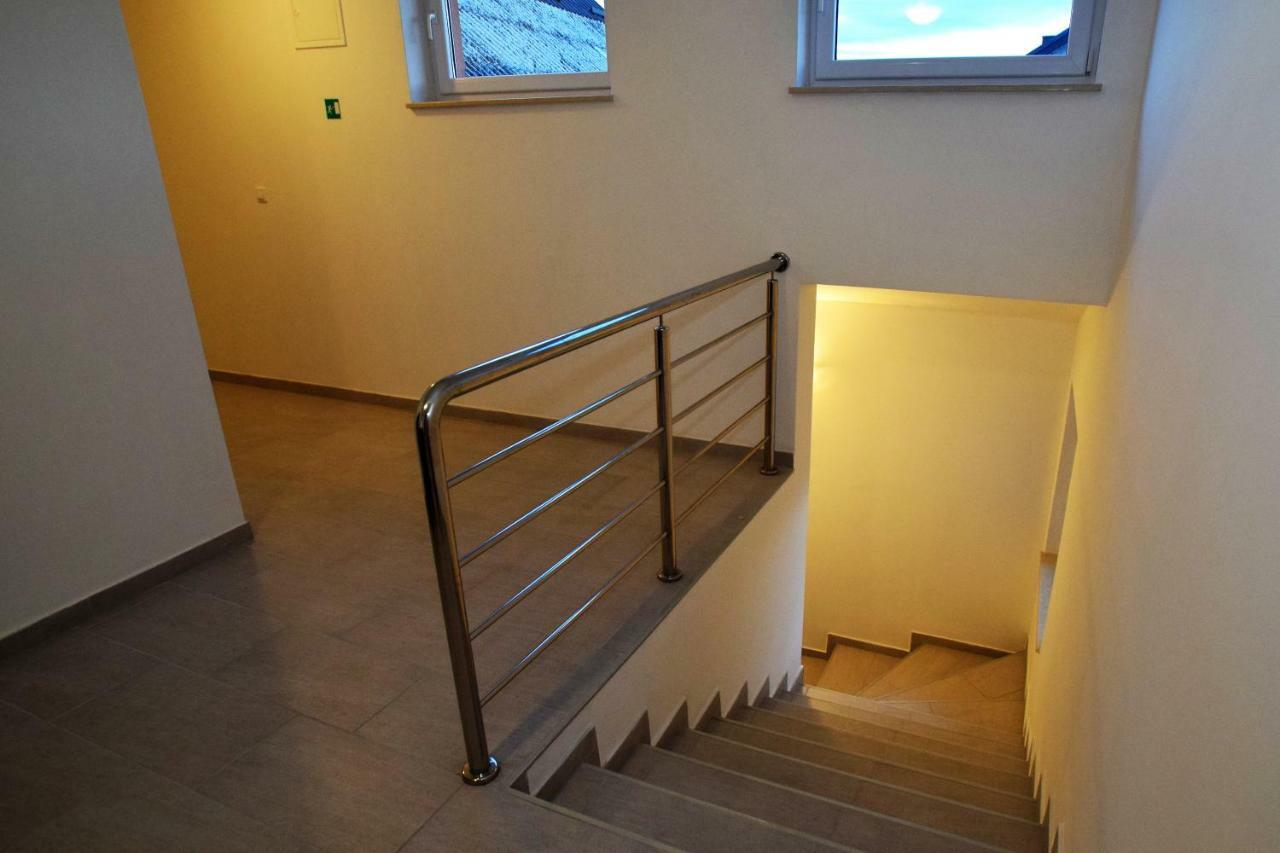 Privatni Smjestaj Most Otočac Exterior foto